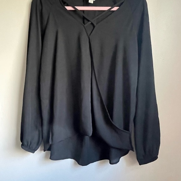 Belle Sky black sheer crisscross strappy top size large women’s - Picture 11 of 11